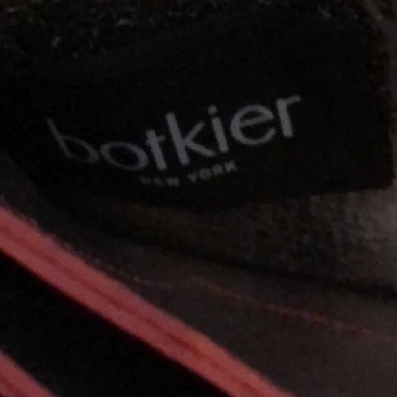 Botkier New York Cobble Hill Expandable Leather Crossbody Luscious Red Combo NWT - Picture 16 of 16